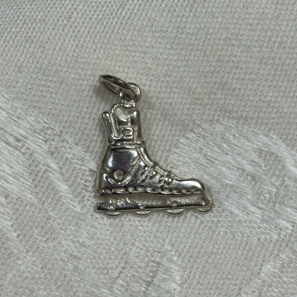 Sterling Silver Roller Skate / Roller Blade Charm - Picture 1 of 4